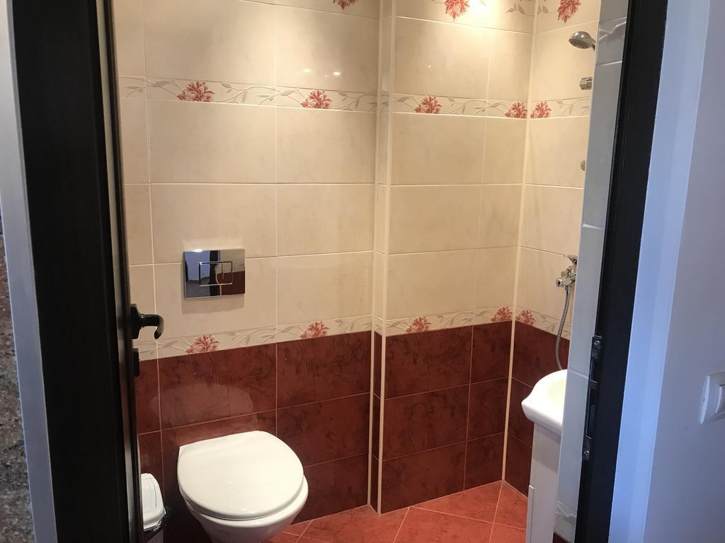 Отель Mutafova House Трявна Экстерьер фото