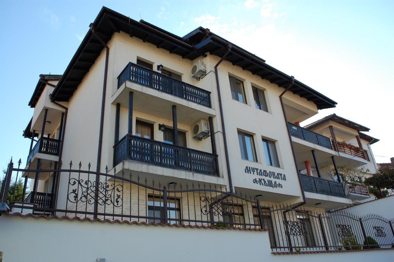 Отель Mutafova House Трявна Экстерьер фото