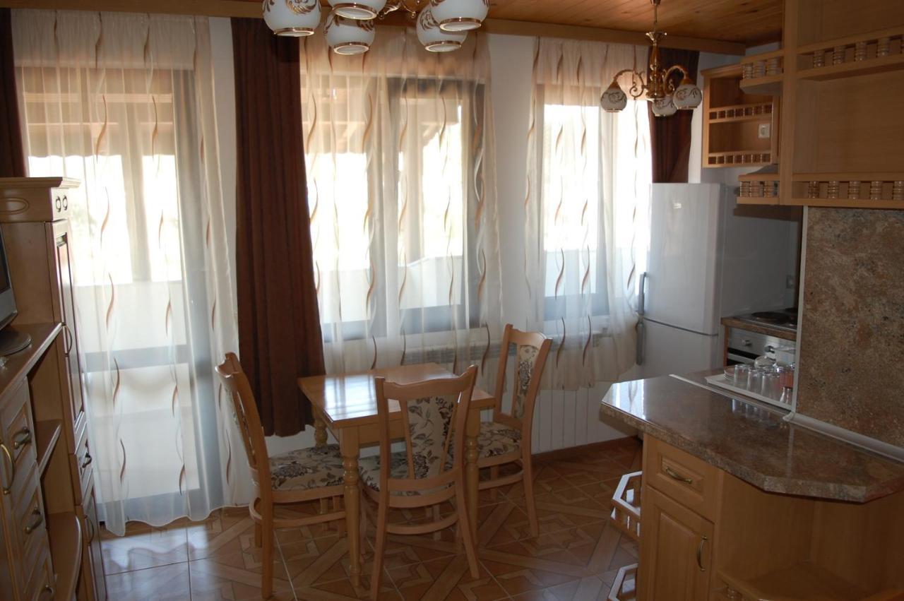 Отель Mutafova House Трявна Экстерьер фото